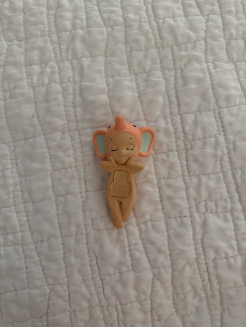 Sonny Angel Dreaming Series Elephant Hipper